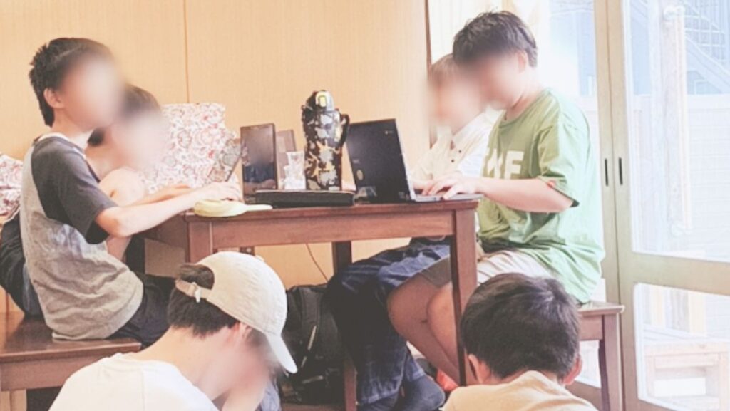 ゲームするnoNameティーン